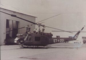 1966_BASE COL VIEJO, ENTREGA DE LA PRIMERA SERIE DE UH-1B