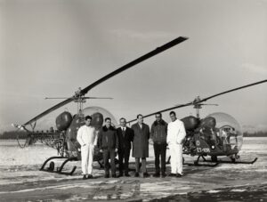 1967_LA UHEL XI RECIBE DOS AUGUSTA BELL 47-3B1, CV