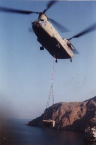 2002_3.-COLABORACION EN LAS TAREAS DE LIMPIEZA DEL CHAPAPOTE EN