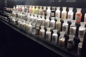 AF_AMAVIET_Visita al Museo de Farmacia Militar_2025_ (16)